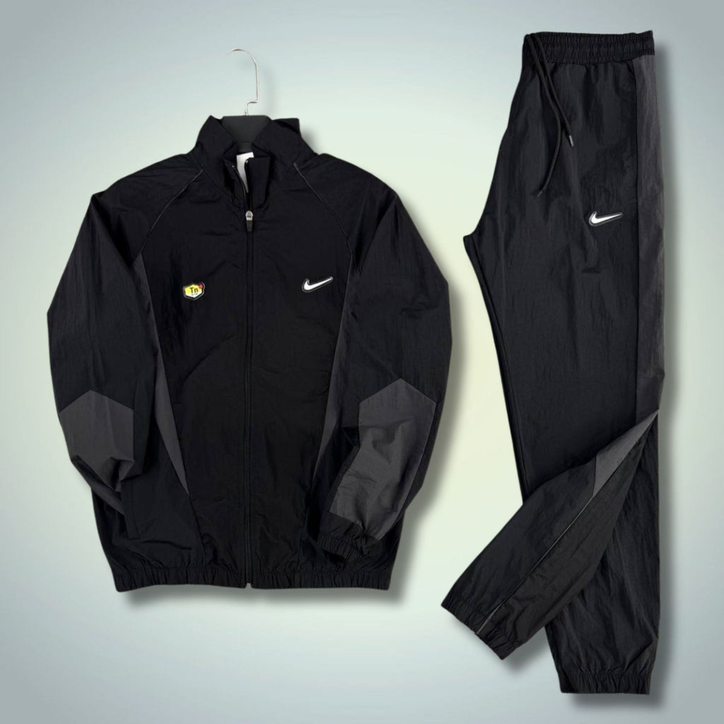Nike TN мъжки шушляков спортен екип, черен с бяло лого. Premium