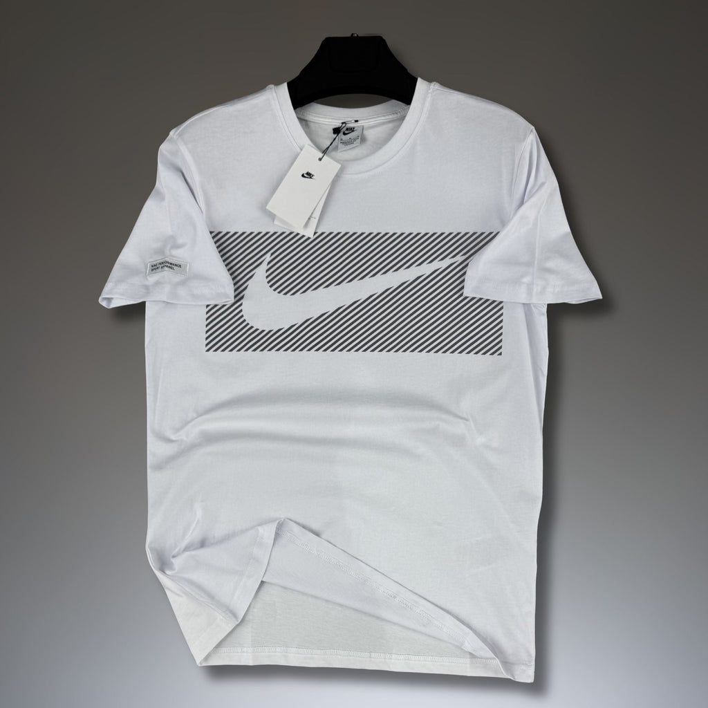 Мъжка бяла тениска Nike Performance. Premium качество