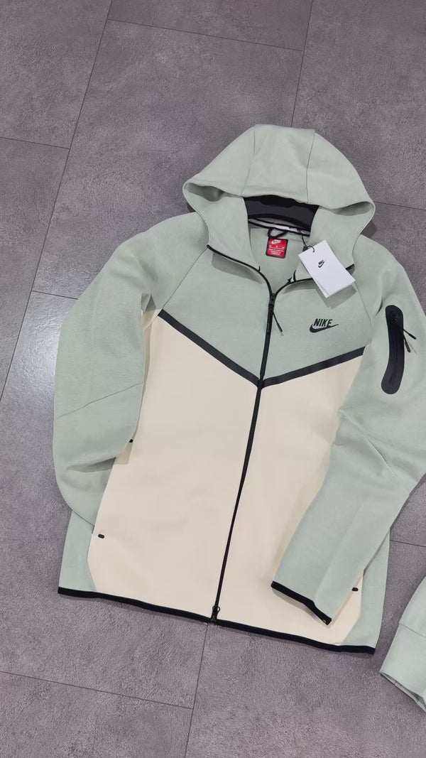 Nike Tech Fleece мъжки спортен екип, бяло-ментов. Модел 2024. Premium качество