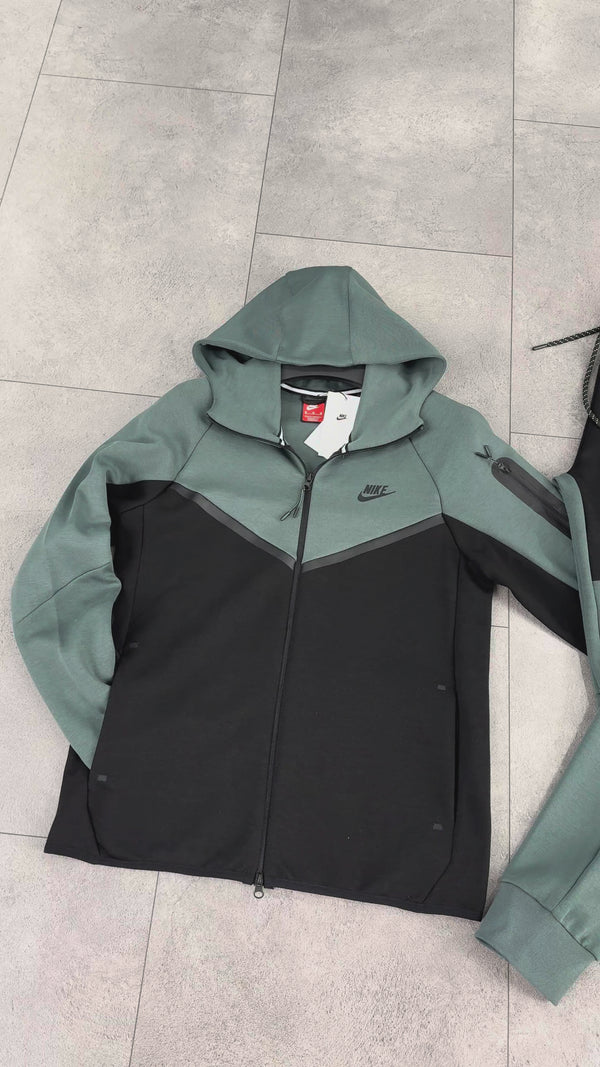 Nike Tech Fleece мъжки спортен екип, градинско зелен - черен. Модел 2024. Premium качество